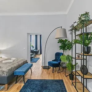 https://balcony-apartment-4-min-to-u3-zipperer-strae.vienna-besthotels.com